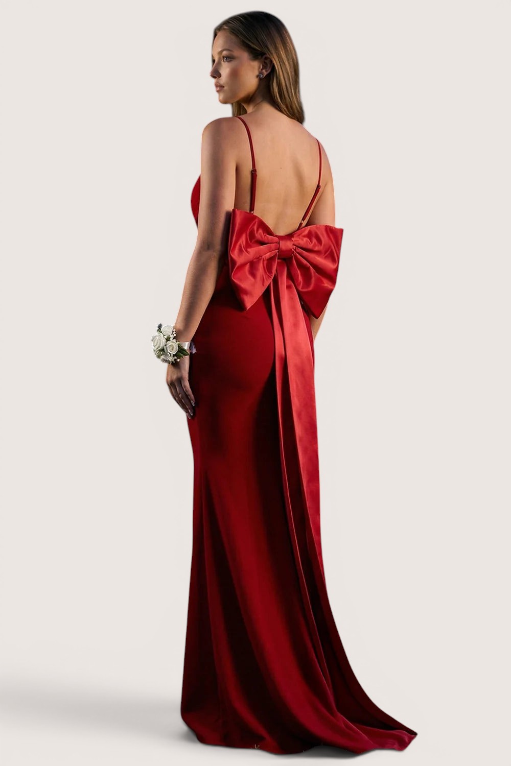 Vestido rojo largo silueta sirena tirantes finos