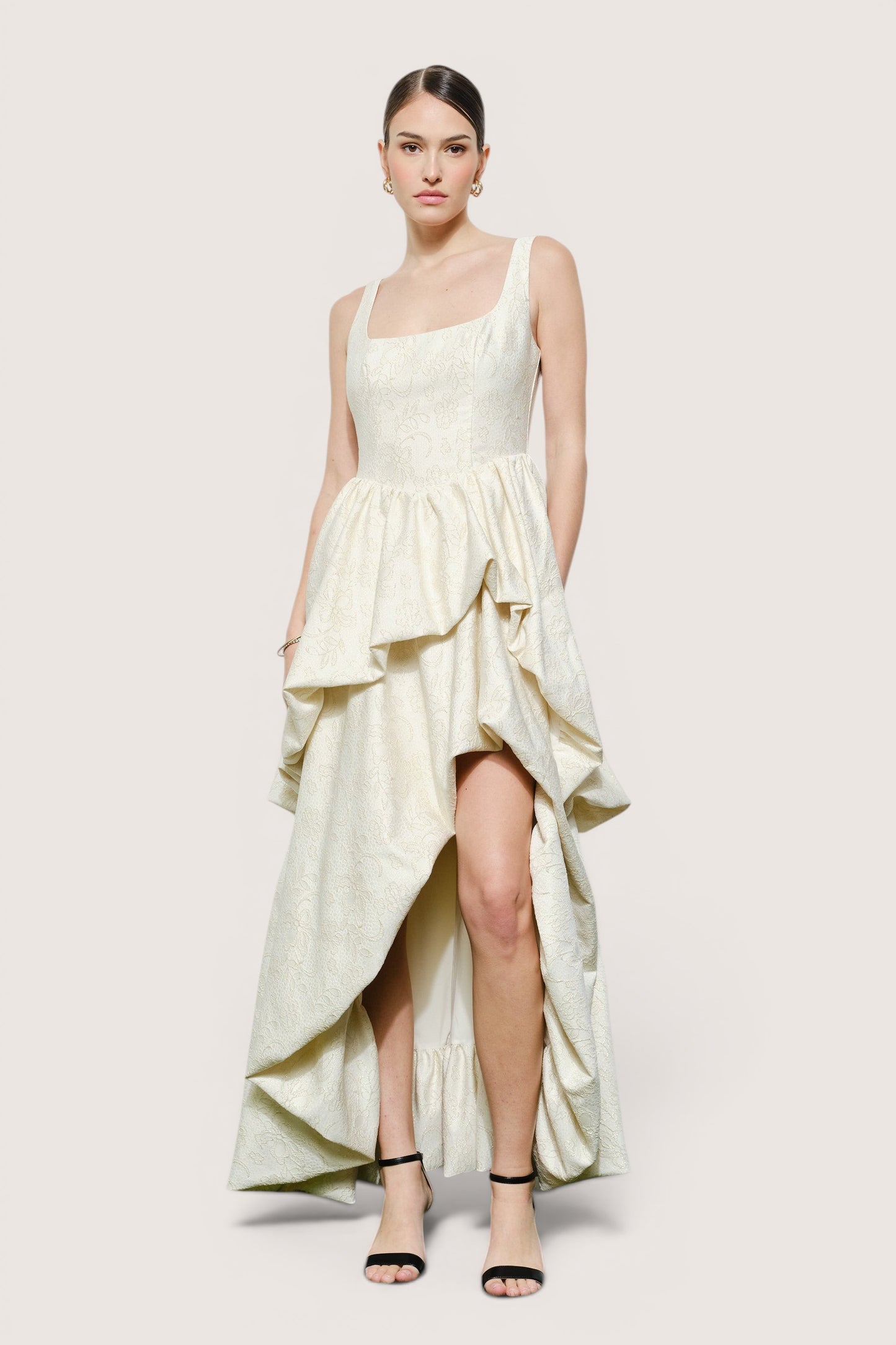 Vestido maxi vainilla jacquard floral hi-low — vista frontal