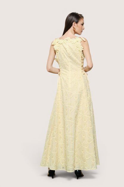 Vestido vainilla encaje eyelet vista lateral