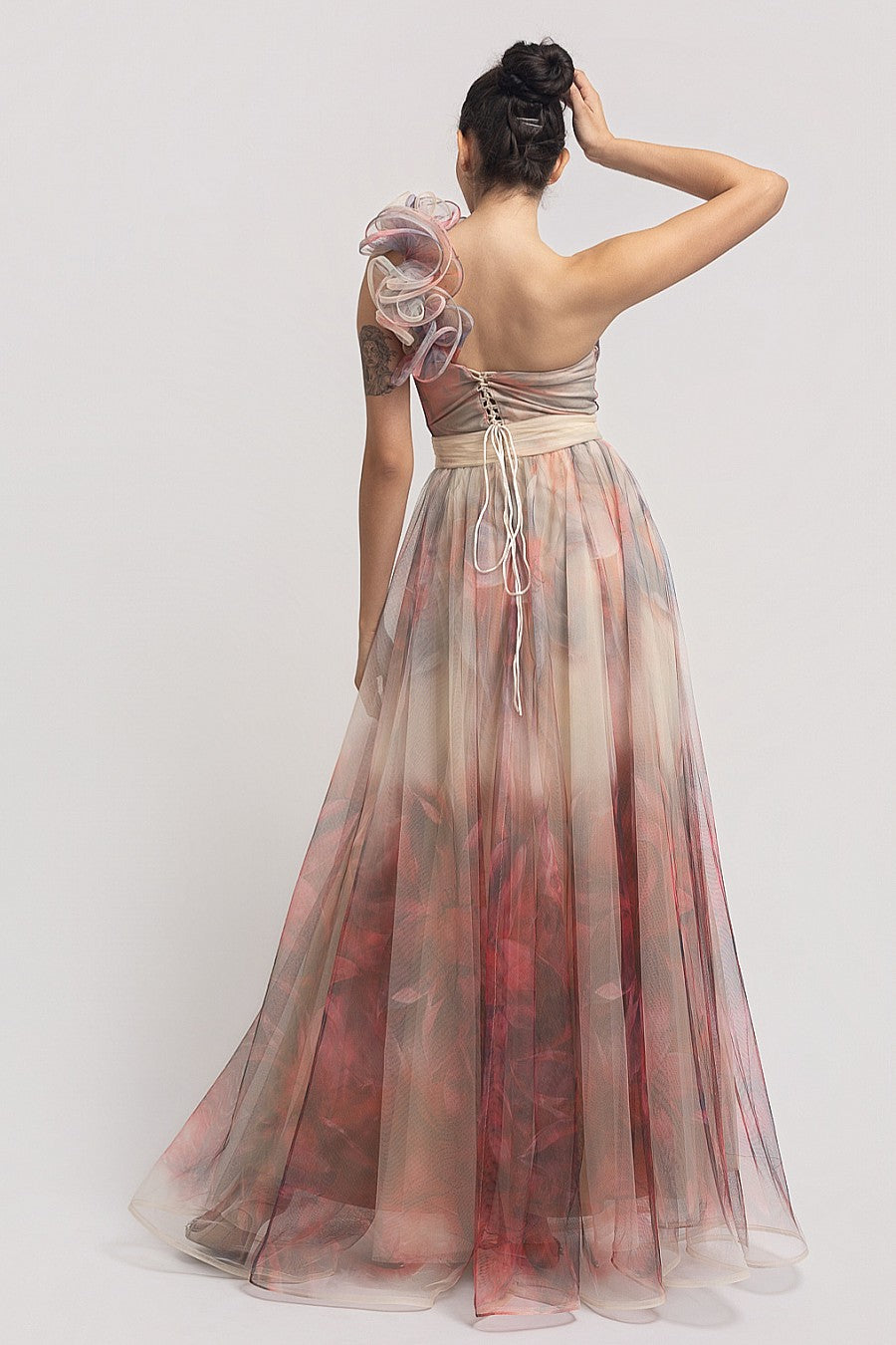 Vestido Largo Nude Mesh Corset Un Tirante con Olán | V260604