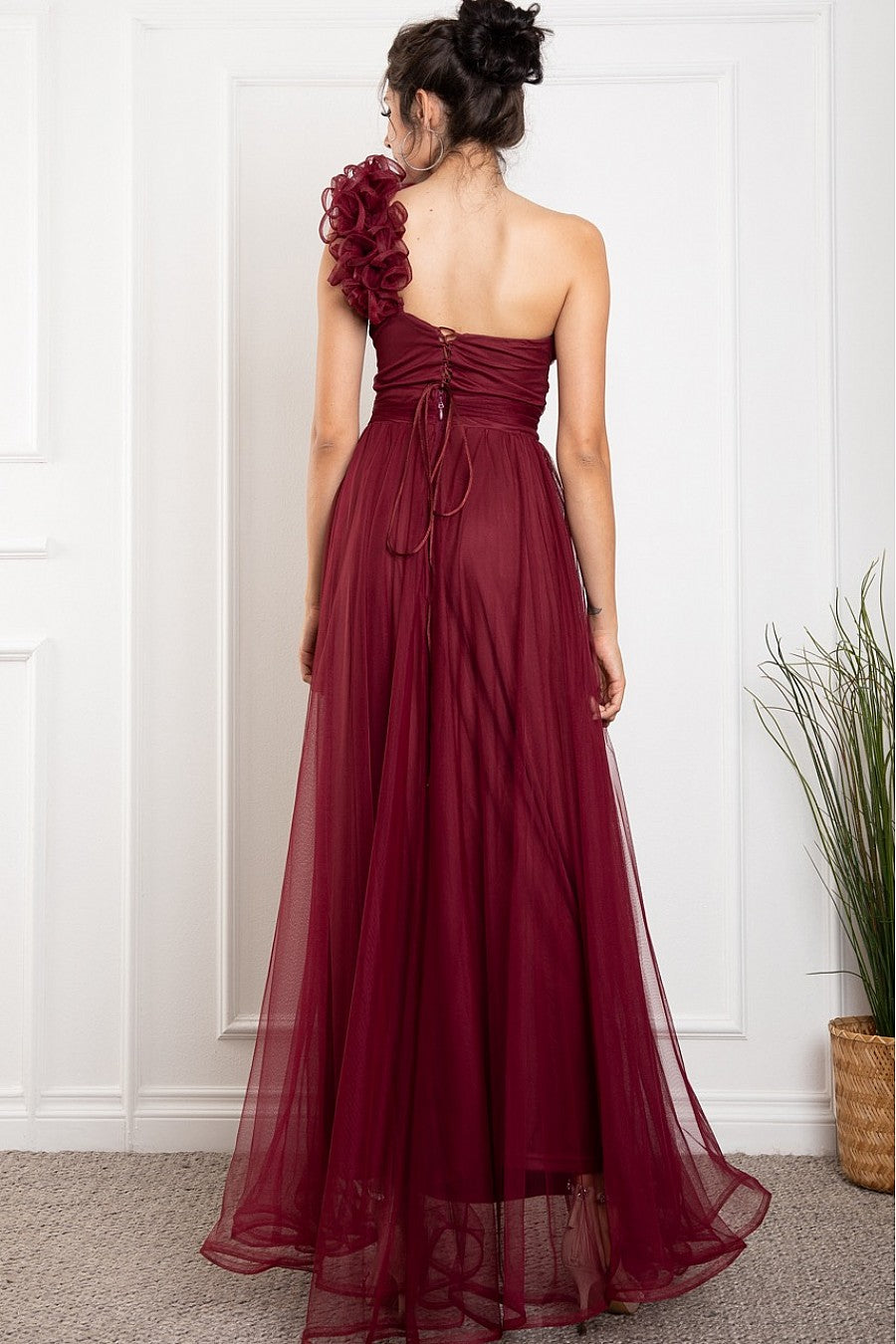 Detalle flor 3D vestido vino tul - Pink Shop by MAF