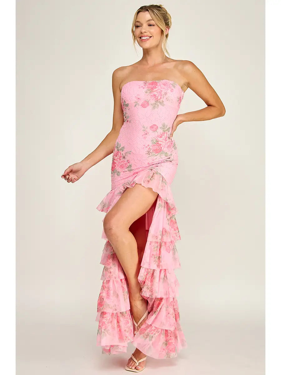 Vestido largo sirena floral fucsia con cuentas y olanes - Pink Shop by MAF