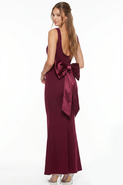 Vista posterior moño vestido vino sirena - Pink Shop by MAF
