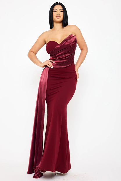 Vestido largo vino strapless drapeado con panel satín - Pink Shop by MAF
