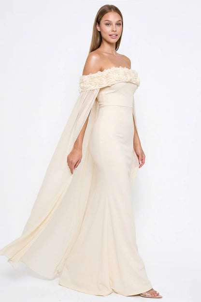 Detalle flores 3D vestido crema - Pink Shop by MAF