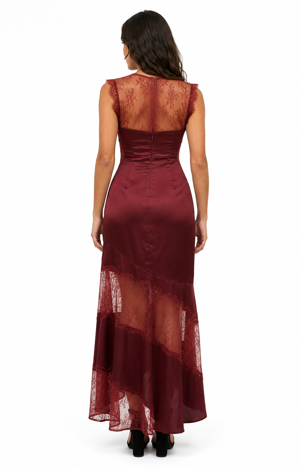 Vestido maxi de satén y encaje con cuello alto y olán asimétrico — Vino