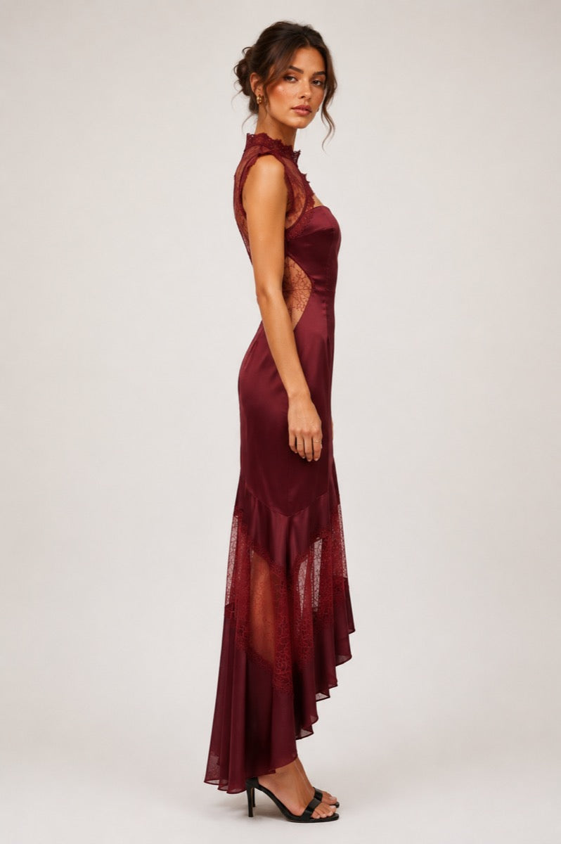 Vestido maxi de satén y encaje vino — lado