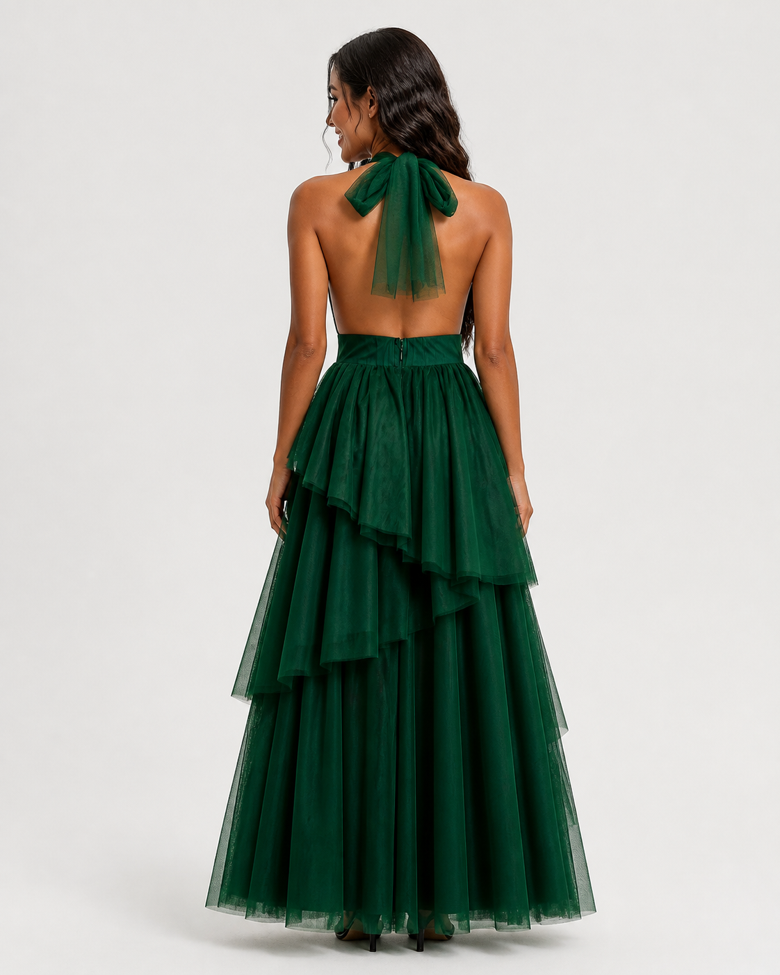 Vestido largo de tul halter con capas escalonadas — Verde bosque