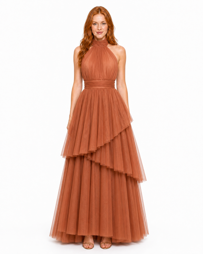 Vestido largo de tul halter con capas escalonadas — Terracota