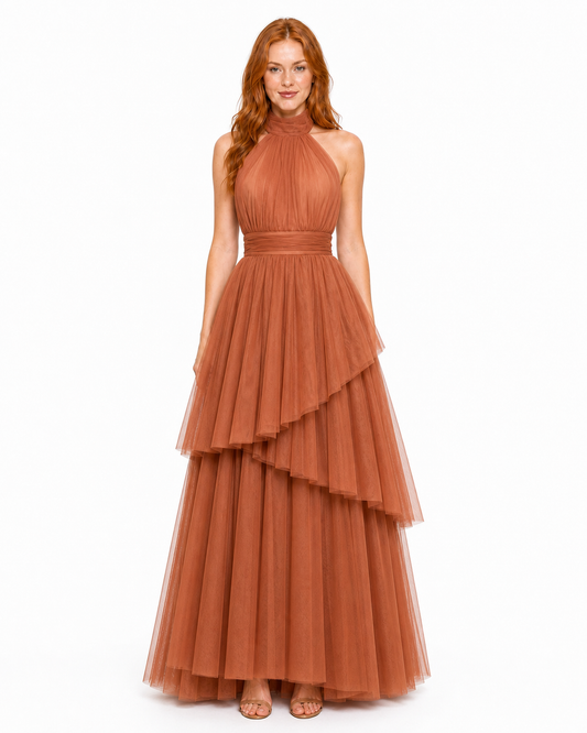 Vestido largo de tul halter con capas escalonadas — Terracota