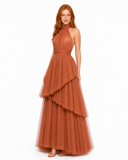 Vestido largo de tul halter con capas escalonadas — Terracota