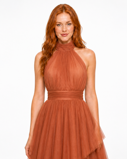 Vestido largo de tul halter con capas escalonadas — Terracota