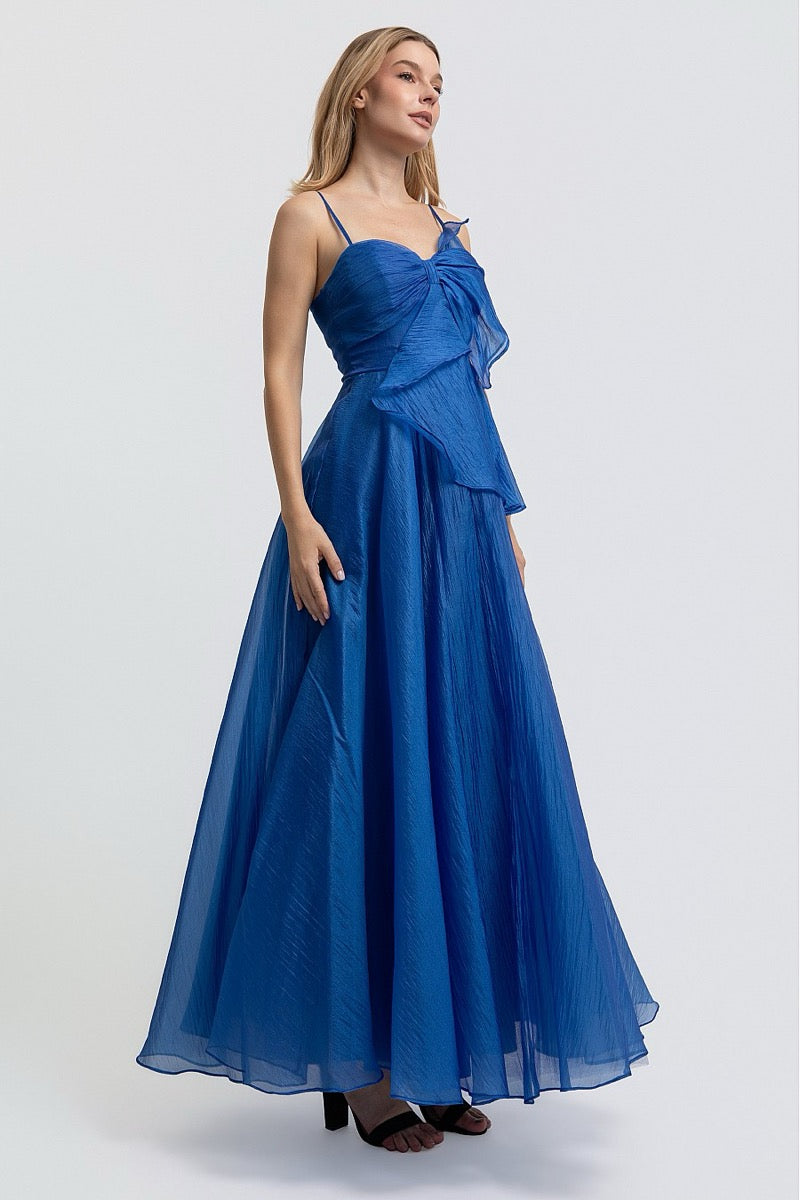 Vestido largo organza azul rey — detalle