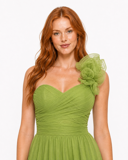 Vestido largo un hombro de tul con flor — Verde manzana