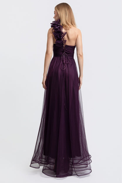 Vestido largo un hombro de tul con flor — Mora oscura