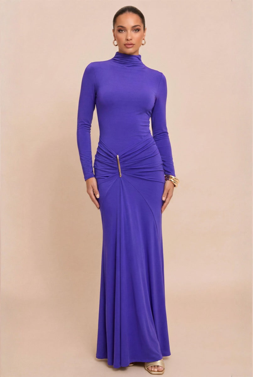 Vestido largo violeta cuello alto — frente