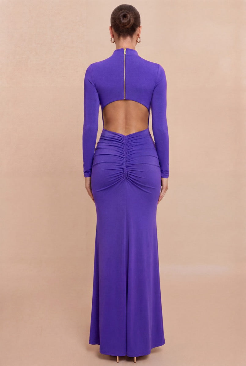 Vestido largo violeta cuello alto — detalle