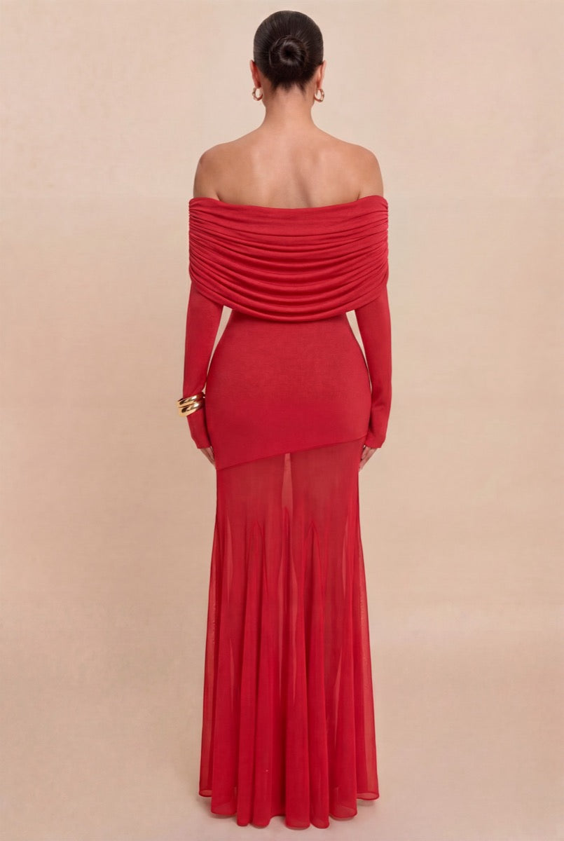 Vestido largo rojo off-shoulder — detalle