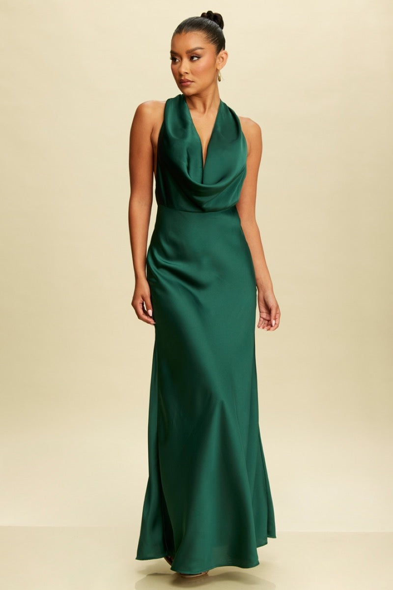 Vestido largo satén verde esmeralda cowl — frente
