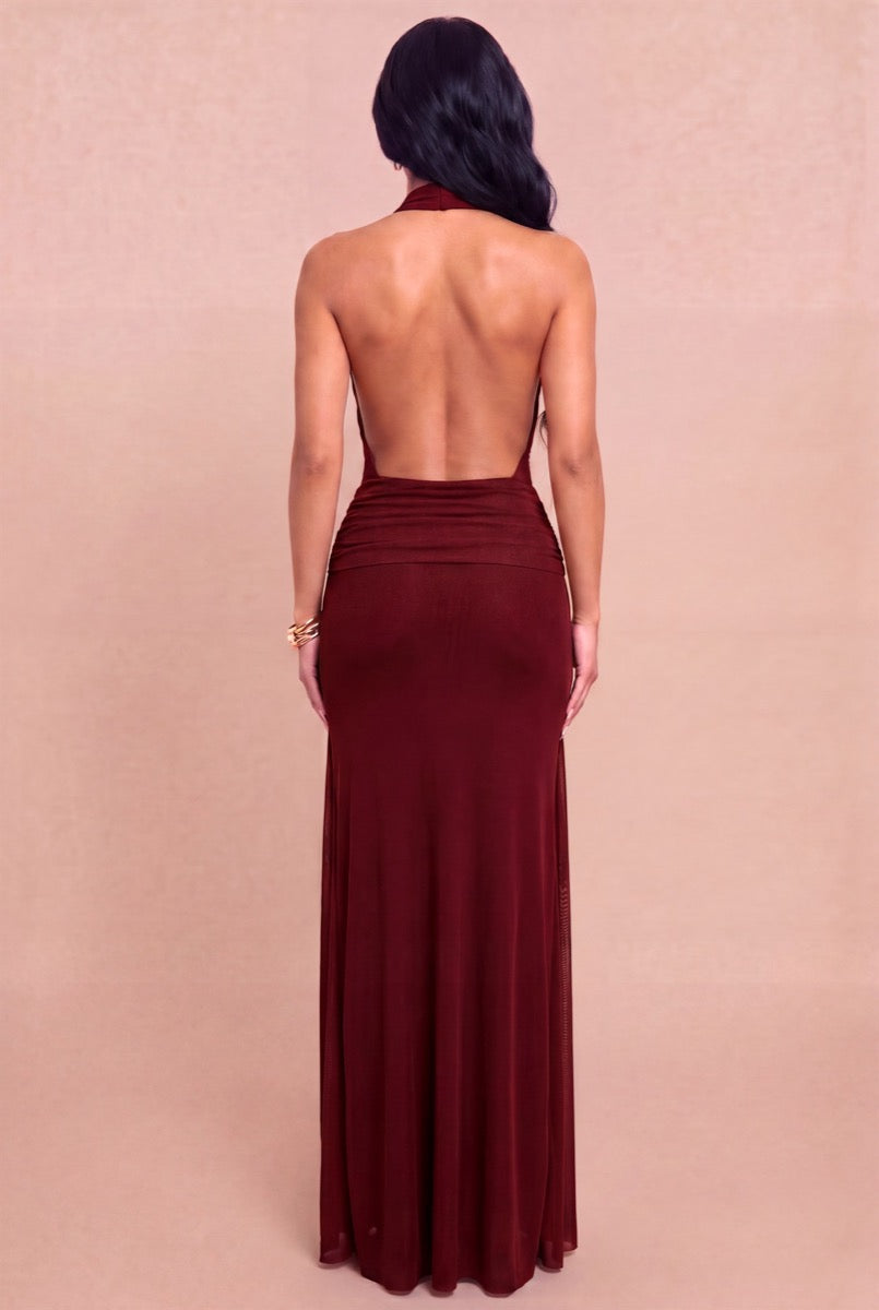 Vestido largo vino halter mesh — detalle