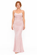 Vestido largo ajustado de tirantes con escote recto