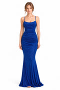Vestido largo ajustado de tirantes con escote recto