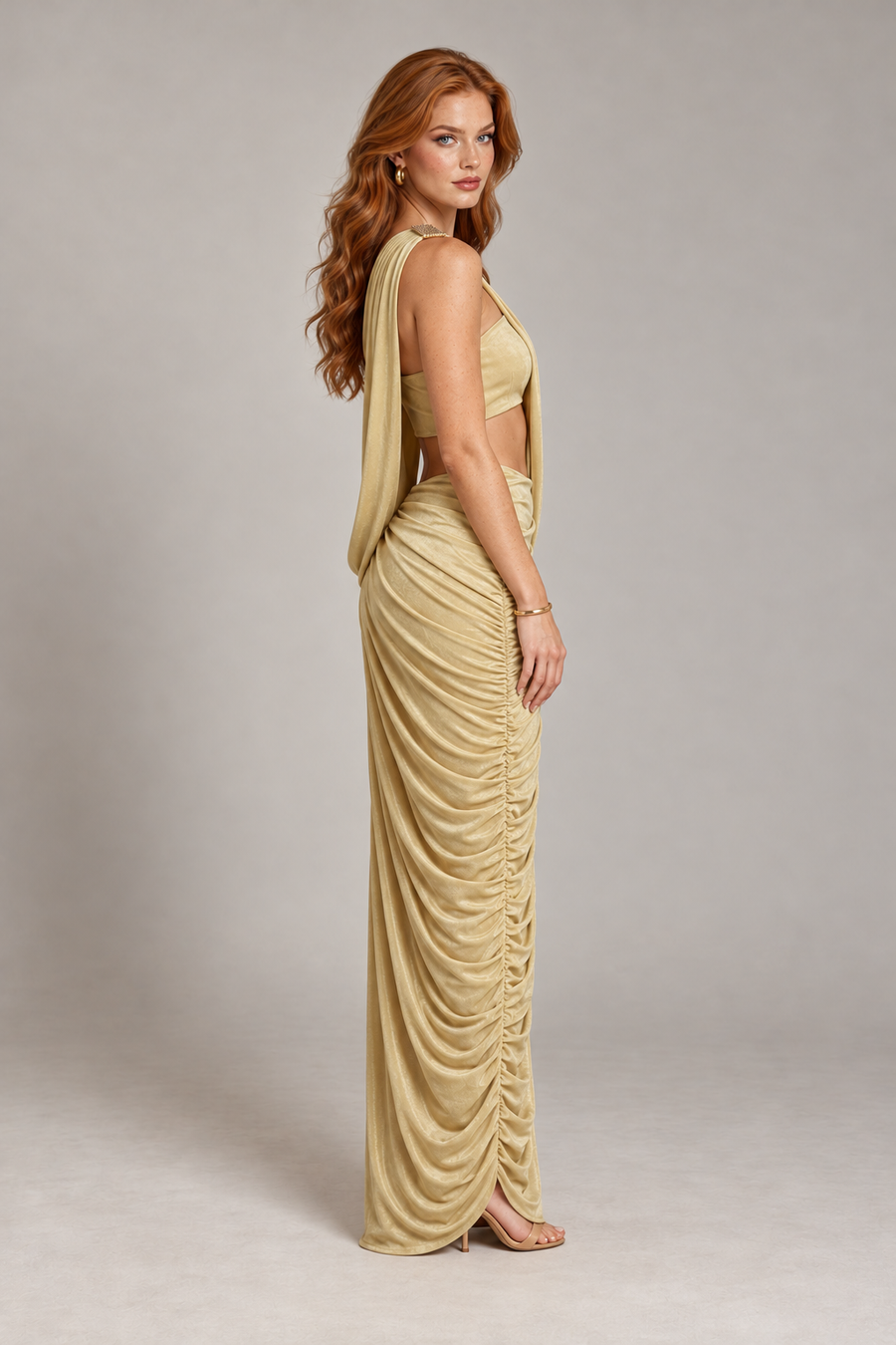 Pink Shop by MAF Vestido Largo Dorado Un Hombro Drapeado con Cut-out | V260970 , lateral