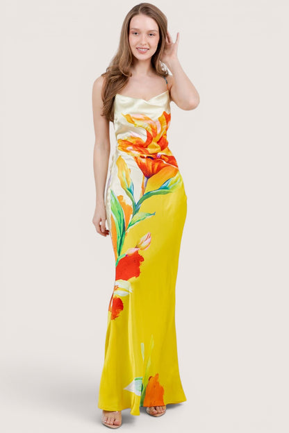 Vestido maxi amarillo - detalle escote cowl