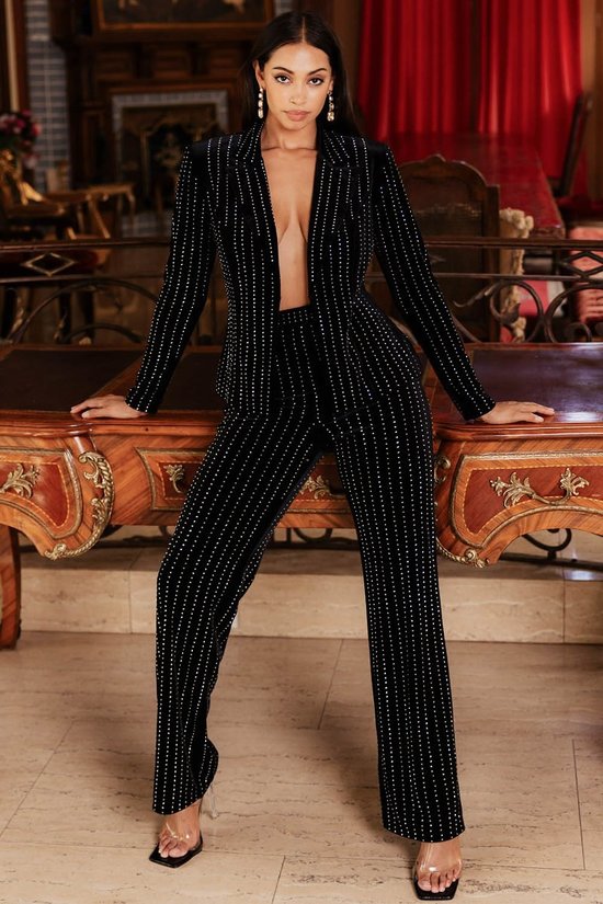 Traje  Pantalon y Blazer con Piedras