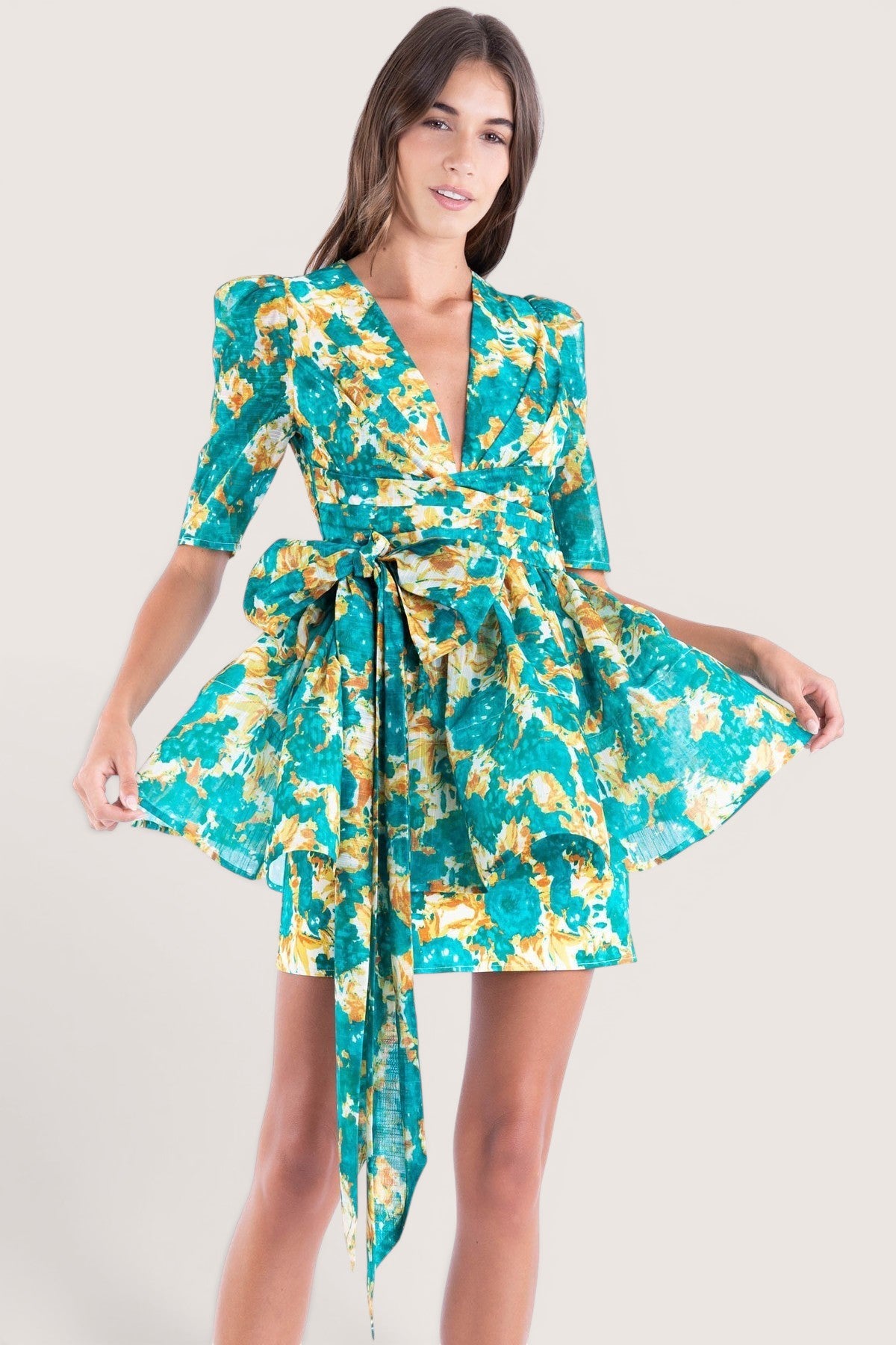 Vestido Corto manga corta con peplum Verde