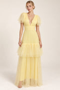 Vestido largo de tul con olanes en los hombros