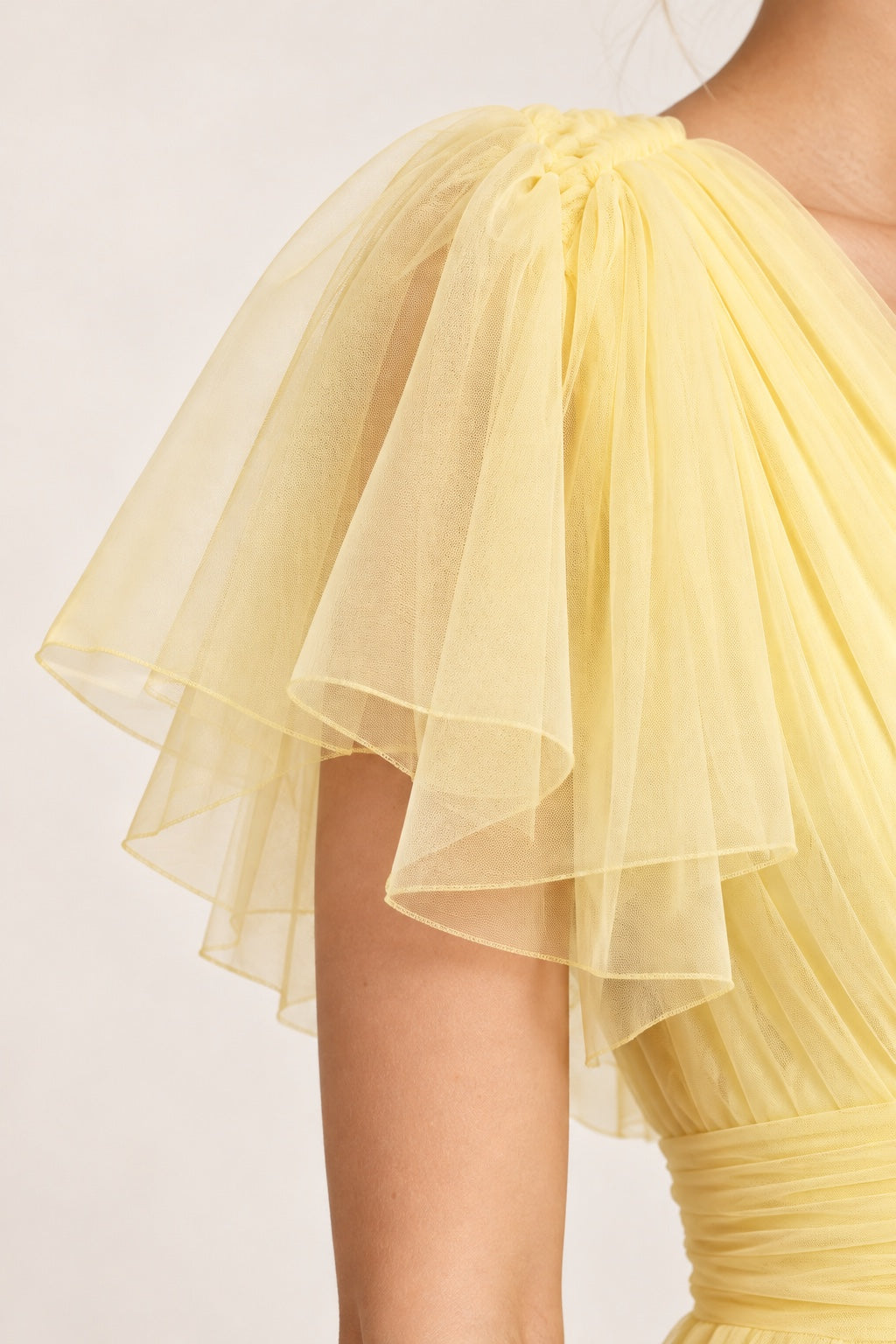 Vestido largo de tul amarillo MV186 — detalle del tul