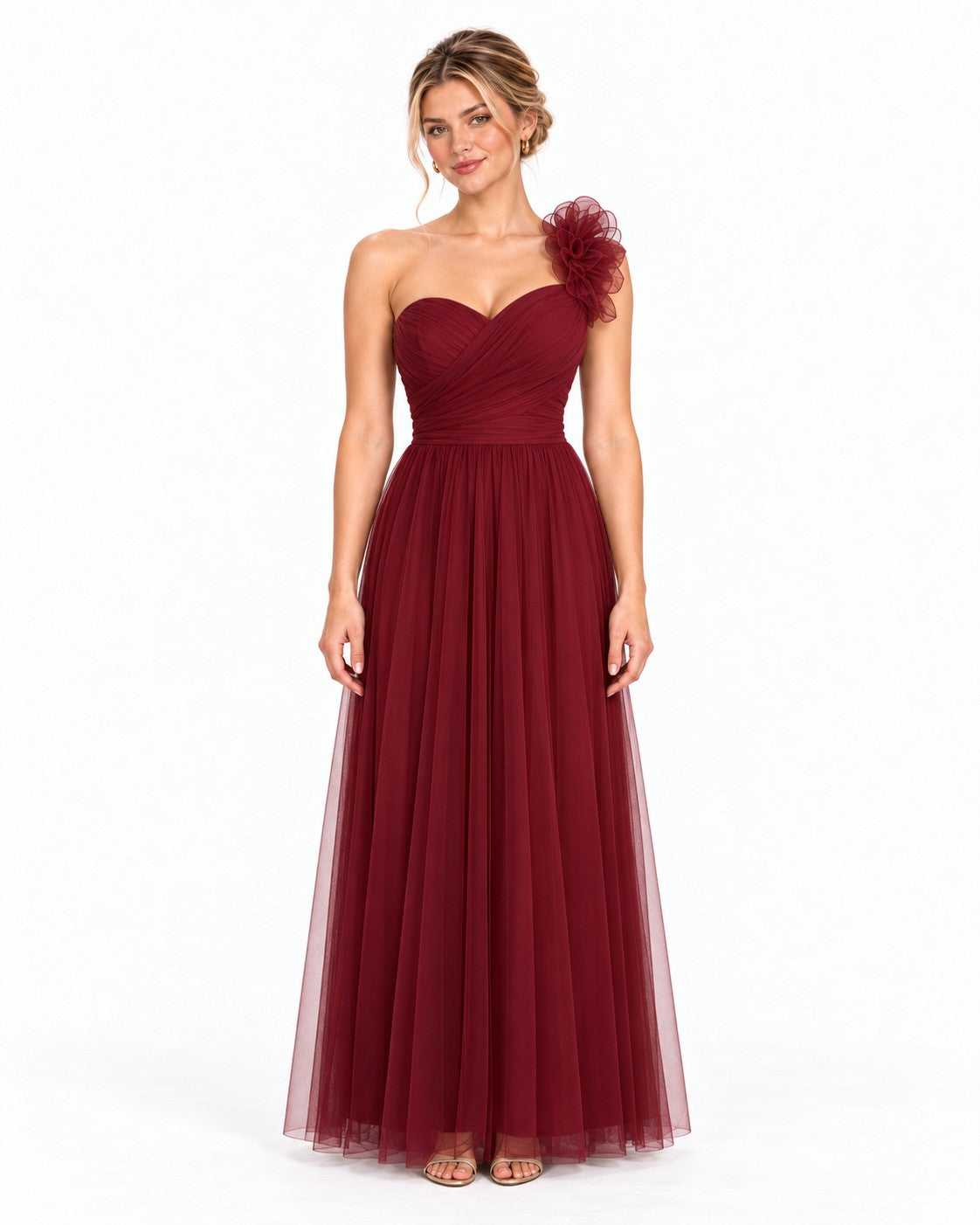 Vestido largo de tul escote corazón con flor en un hombro — Vino — foto 1