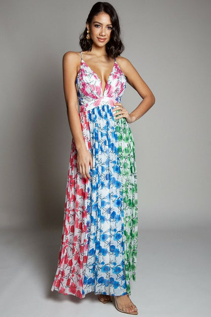 VESTIDO MESH FLOREADO ESCOTE V CON ABERTURAS EN  LAS PIERNAS