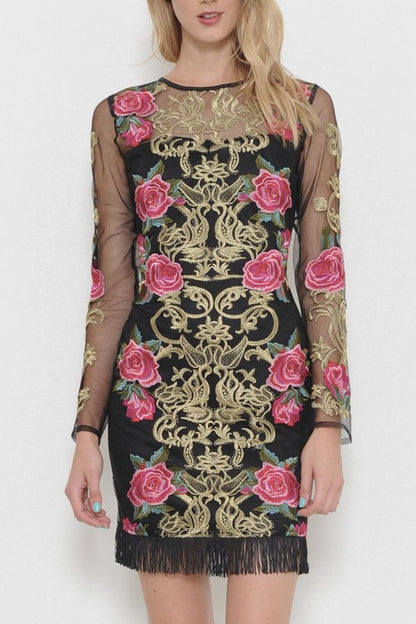 VESTIDO CORTO NEGRO BORDADO MANGA LARGA