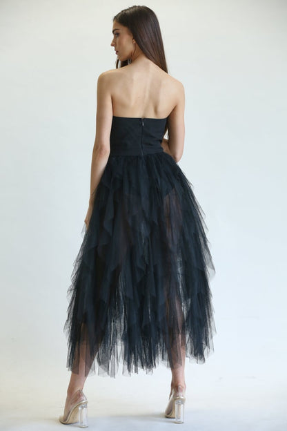VESTIDO NEGRO CON CAPAS DE TUL