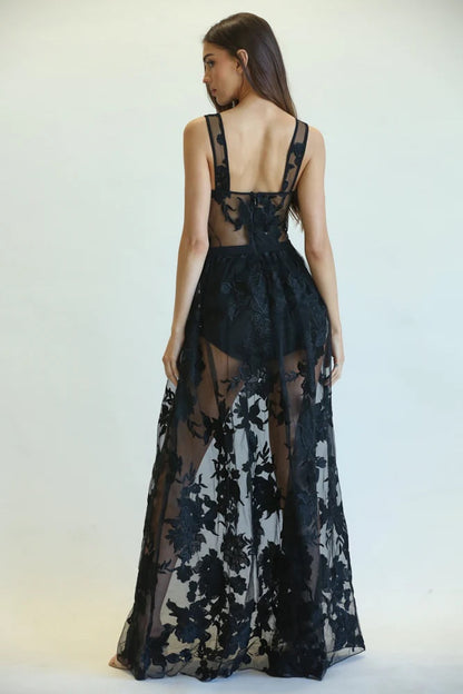 VESTIDO NEGRO DE CORSET Y SHORT TRANSPARENCIA